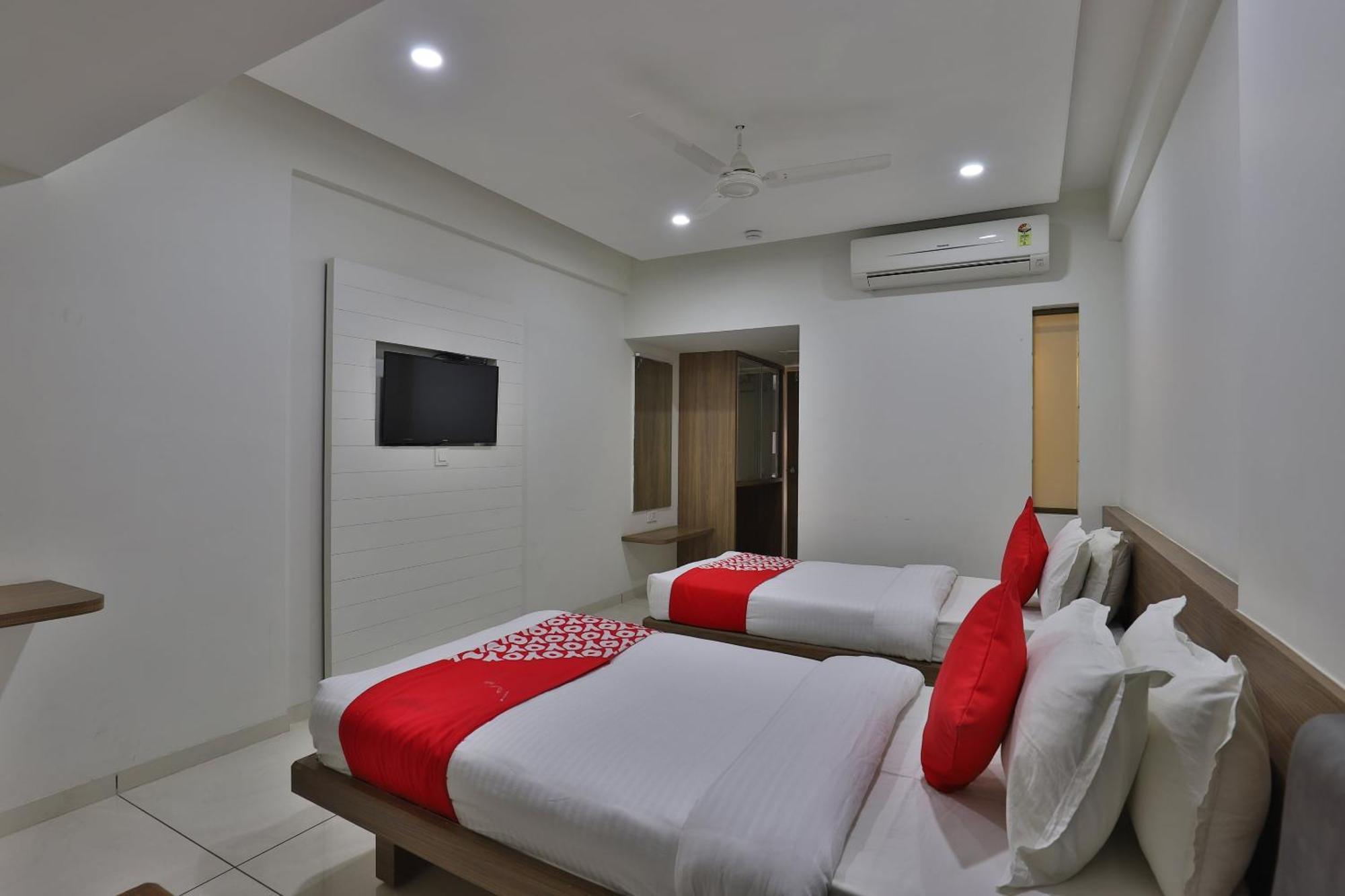 Collection O Hotel Panchsheel Vadodara Exterior photo