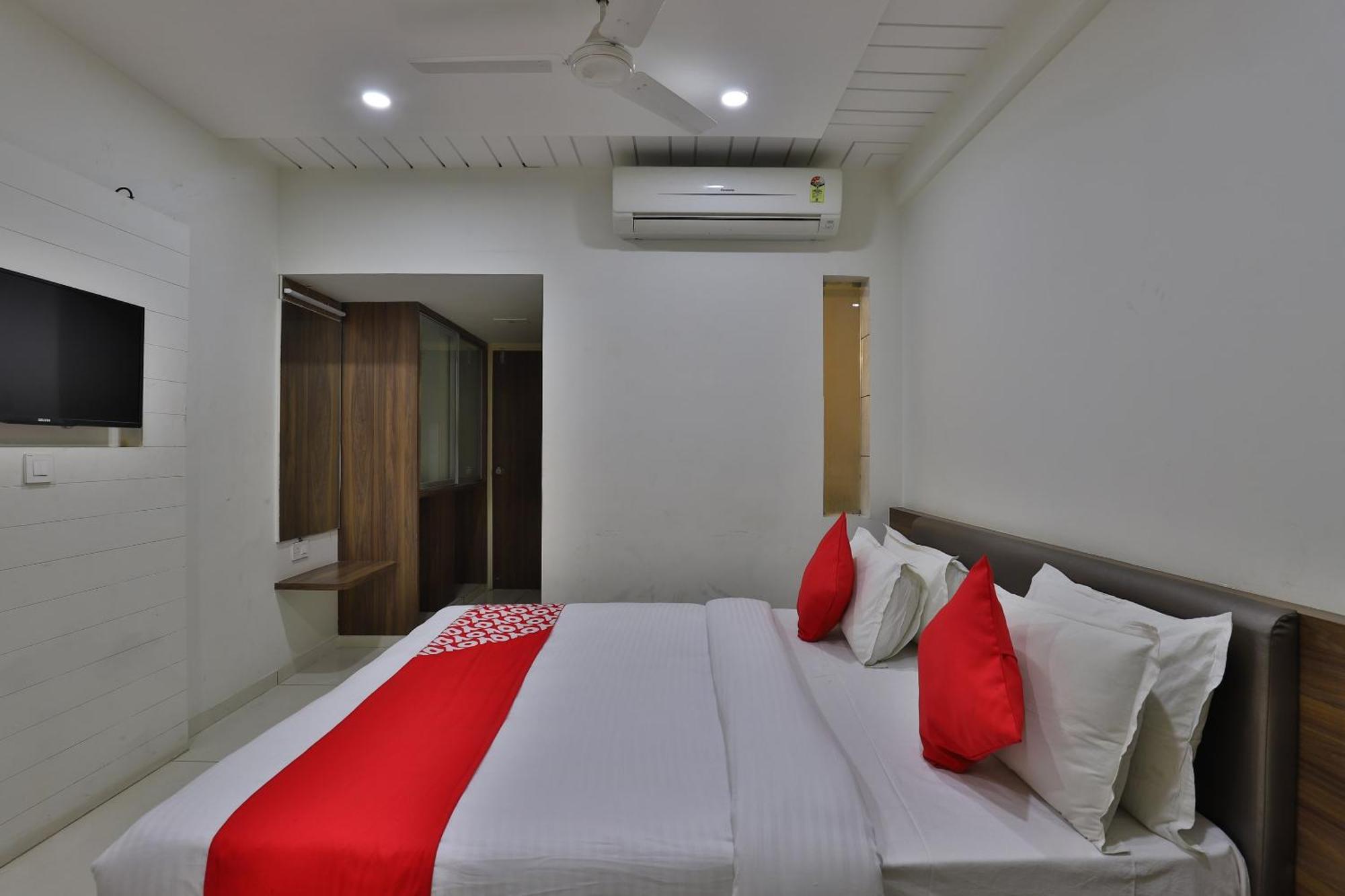 Collection O Hotel Panchsheel Vadodara Exterior photo