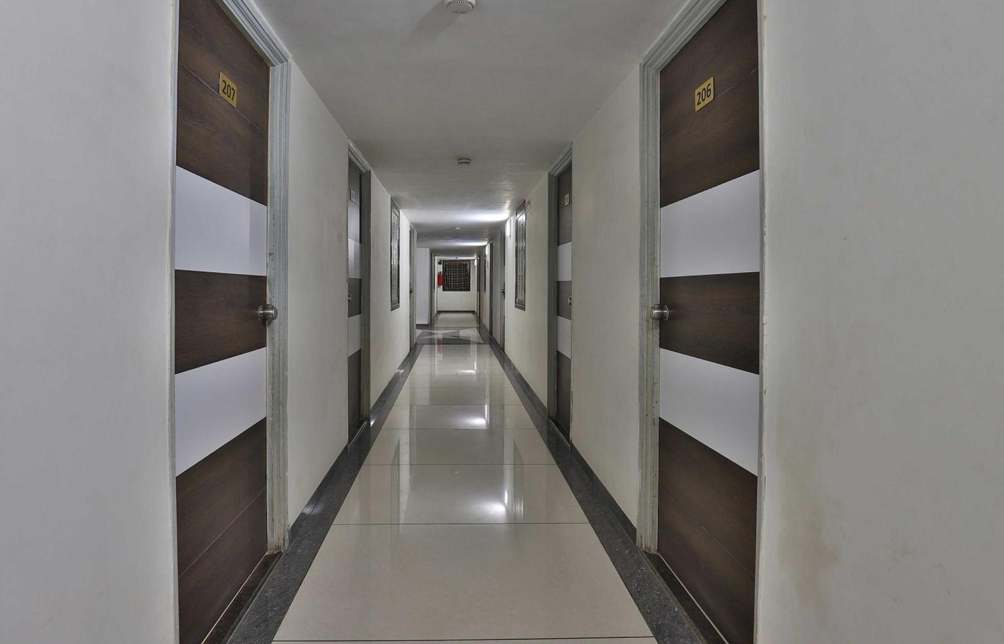 Collection O Hotel Panchsheel Vadodara Exterior photo