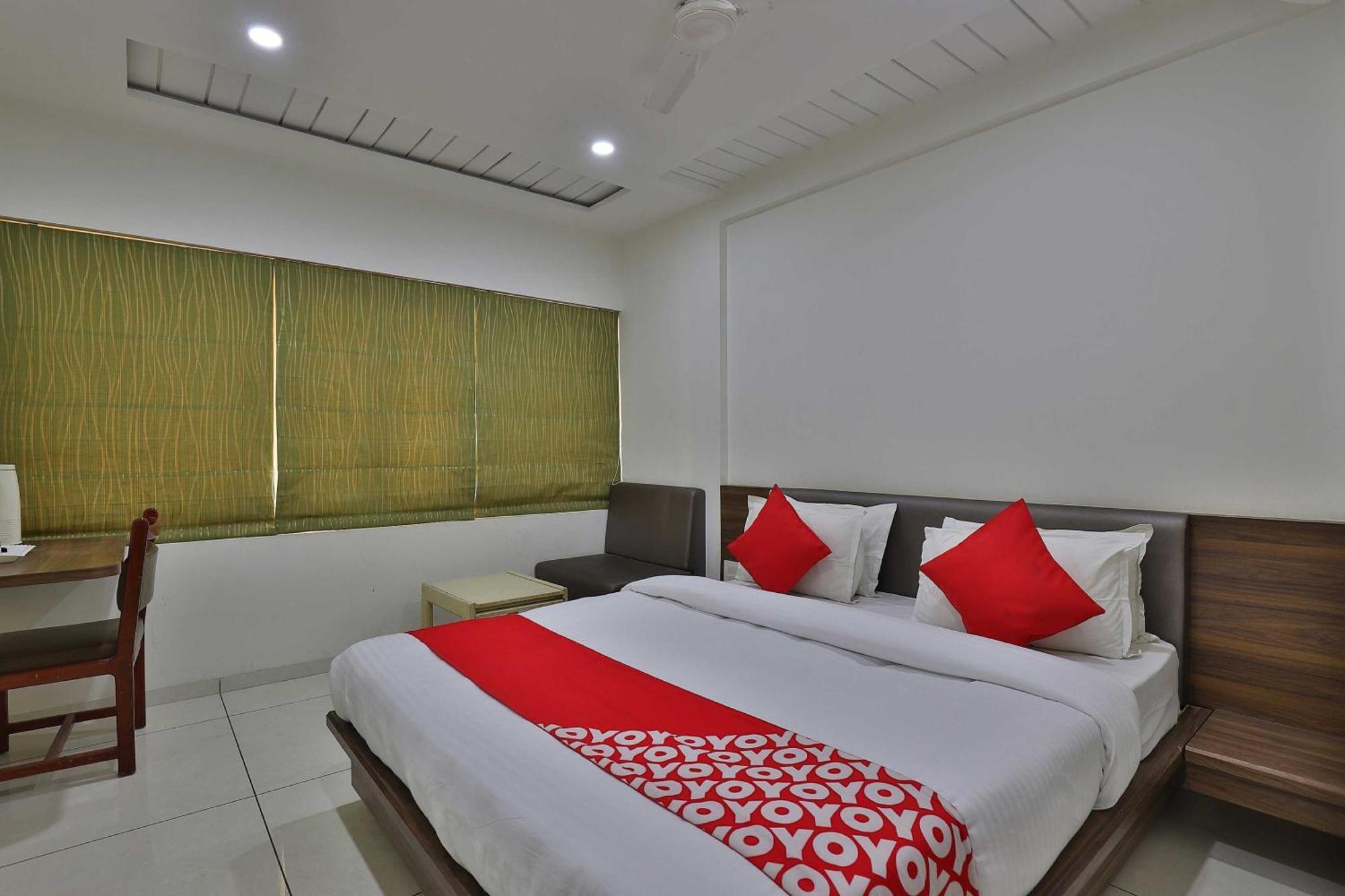 Collection O Hotel Panchsheel Vadodara Exterior photo