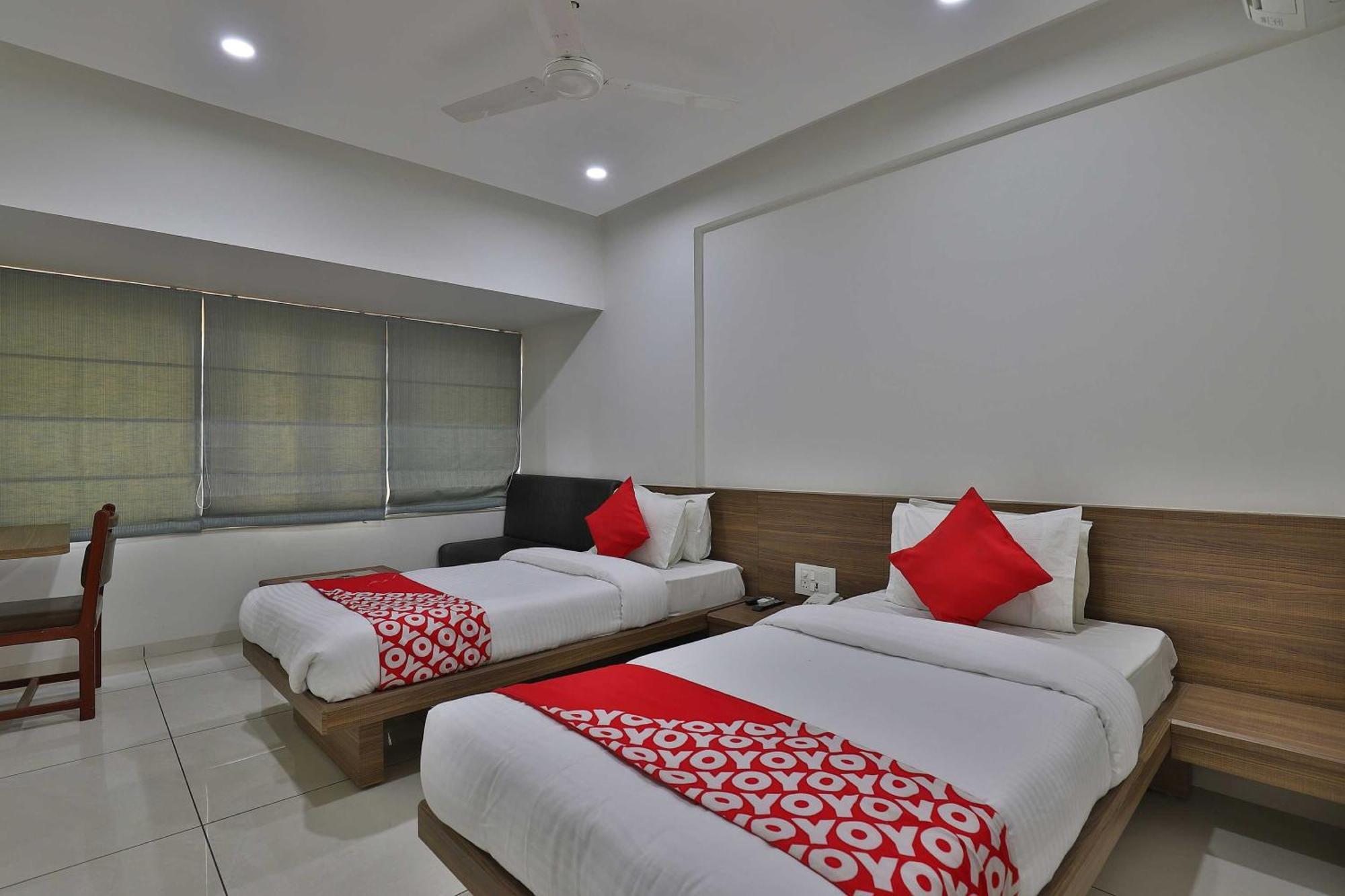 Collection O Hotel Panchsheel Vadodara Exterior photo